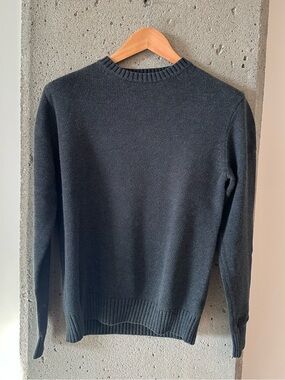 St. John's Bay Men's Crewneck Sweater in Charcoal Gray S
